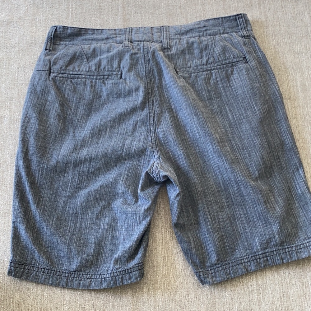 Micros tailored fit flat front black shorts Size 30 - Picture 2 of 8